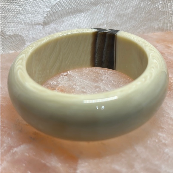 Women’s Elegant Cream and Brown Bangle Bracelet fits 6.5 Statement - Picture 1 of 8